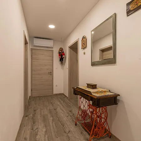 Modern Flat Mateja - Happy Appartement Cerknica